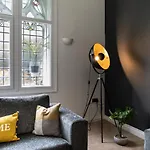 Grade 2 Listed Converted Church, Within 750Yrds To Southsea Beach