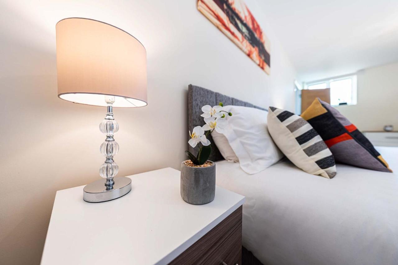 Appartement Grade 2 Listed Converted Church, Within 750yrds To Southsea