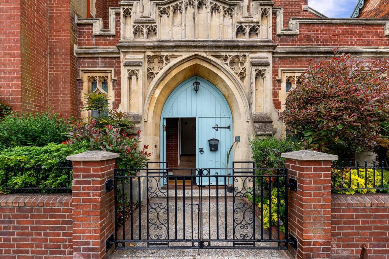 Grade 2 Listed Converted Church, Within 750yrds To Southsea * Portsmouth